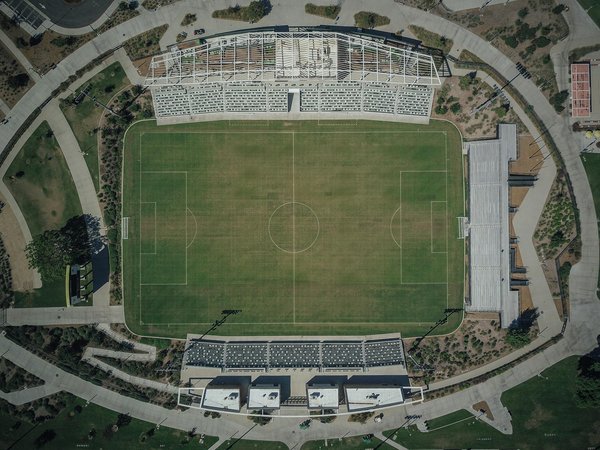 Mastering Gravel Adventures: How to Choose the Perfect Tire Tread for UK Sport Bikes