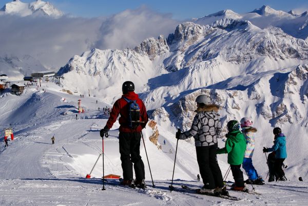 Top tips for selecting the best ski lessons in France and Switzerland